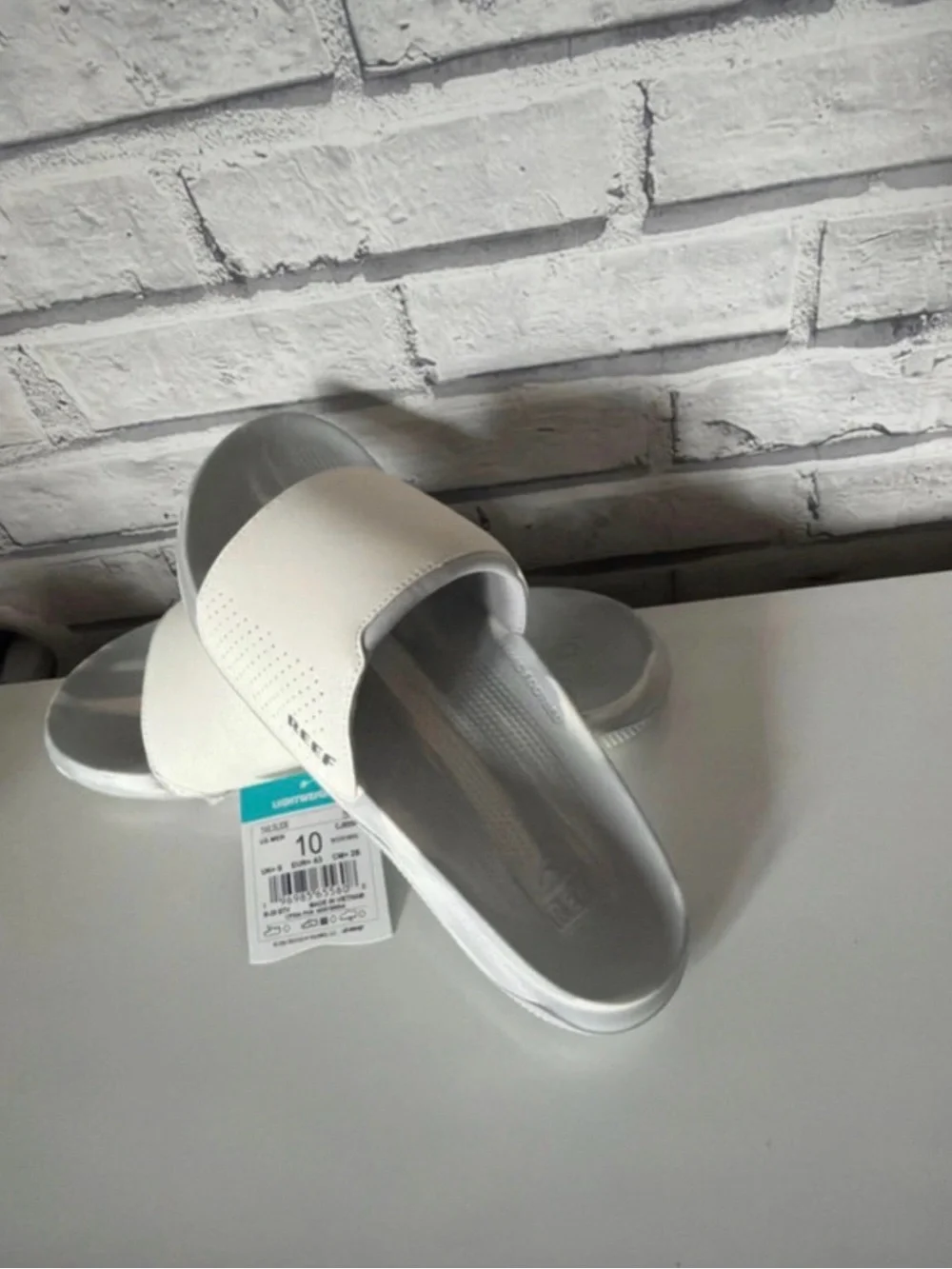 Reef Men's Size 10 Tailslide Slip on Sandals. White. New with Tags